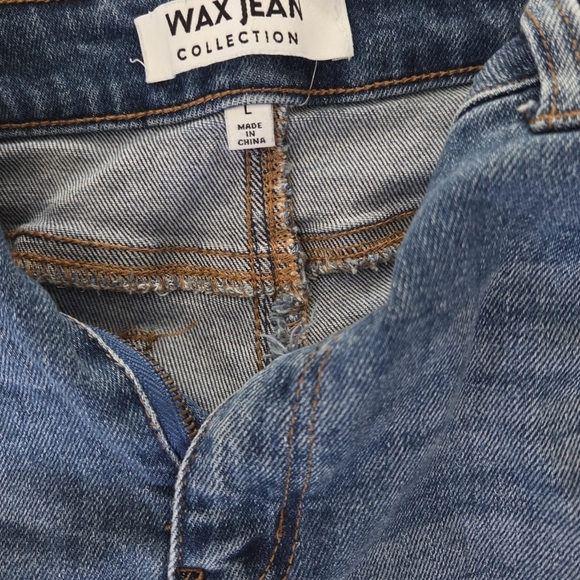 Wax Jean Collection Women’s Distressed High-Rise Denim Shorts Size Large - Picture 5 of 5